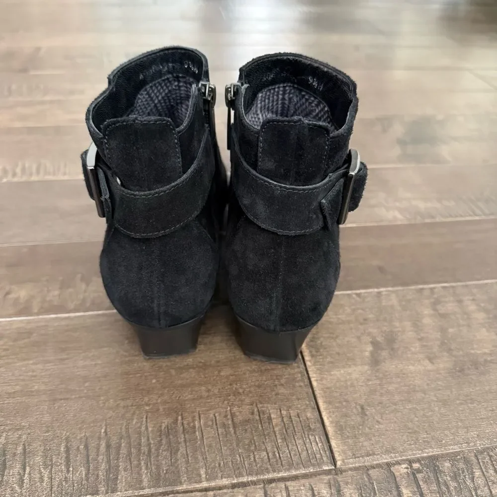 AQUATALIA Fernn Weatherproof Suede Booties Ankle Boots Black Leather 9.5